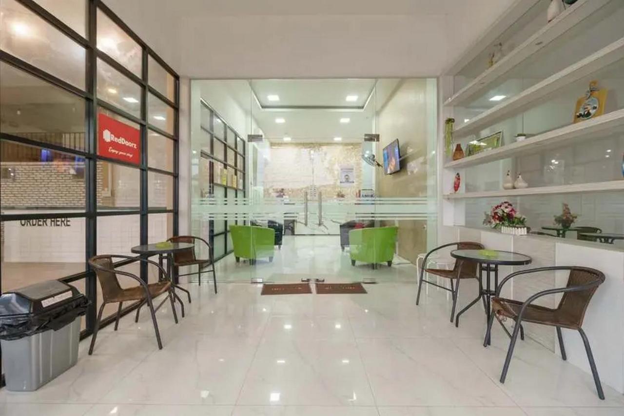 Reddoorz Plus @ Cemara Asri Μεντάν Εξωτερικό φωτογραφία