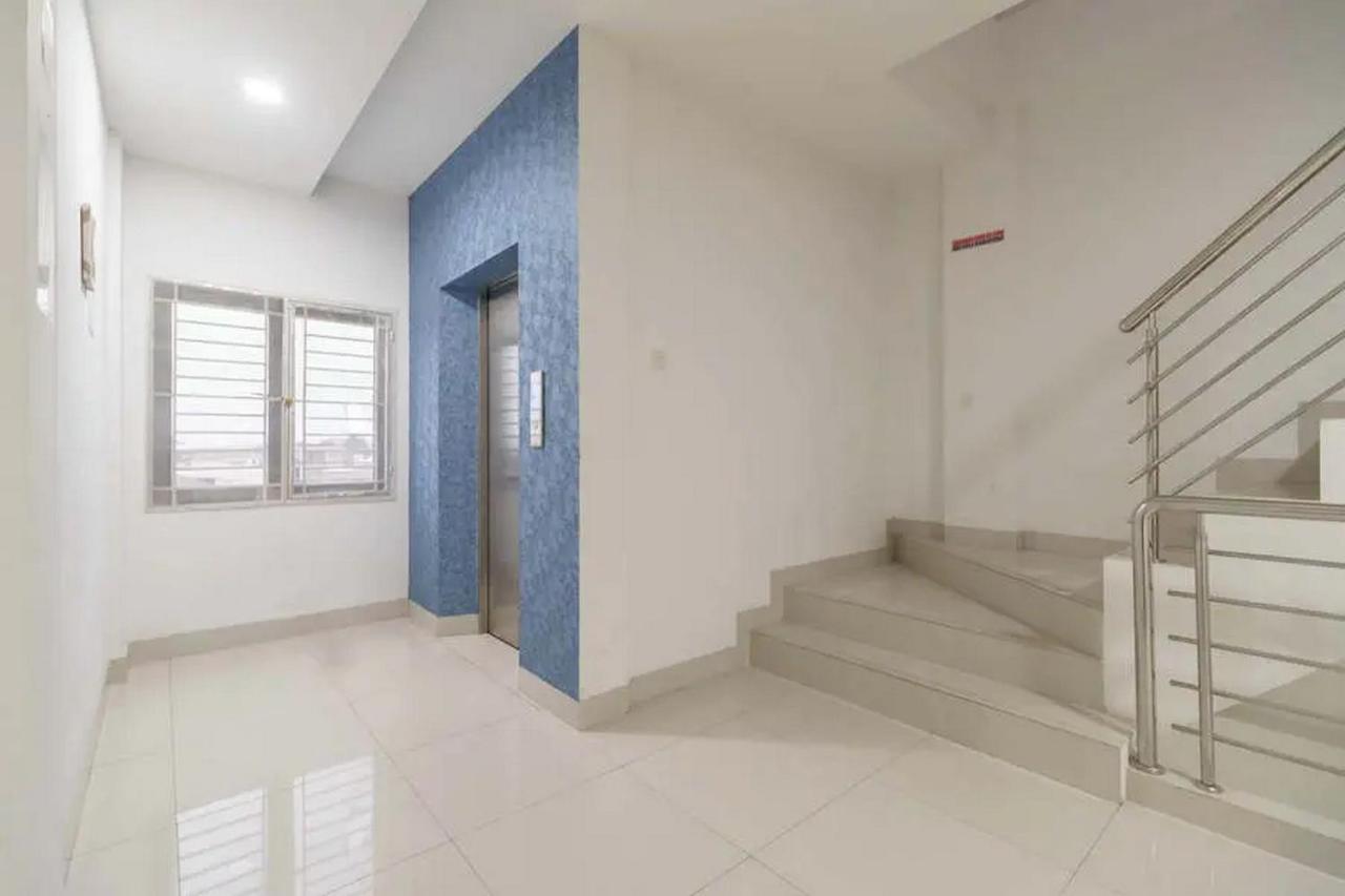 Reddoorz Plus @ Cemara Asri Μεντάν Εξωτερικό φωτογραφία